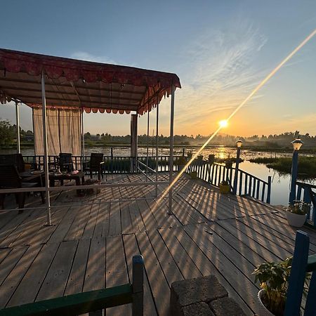 Houseboat Young Wild Rose Srīnagar المظهر الخارجي الصورة