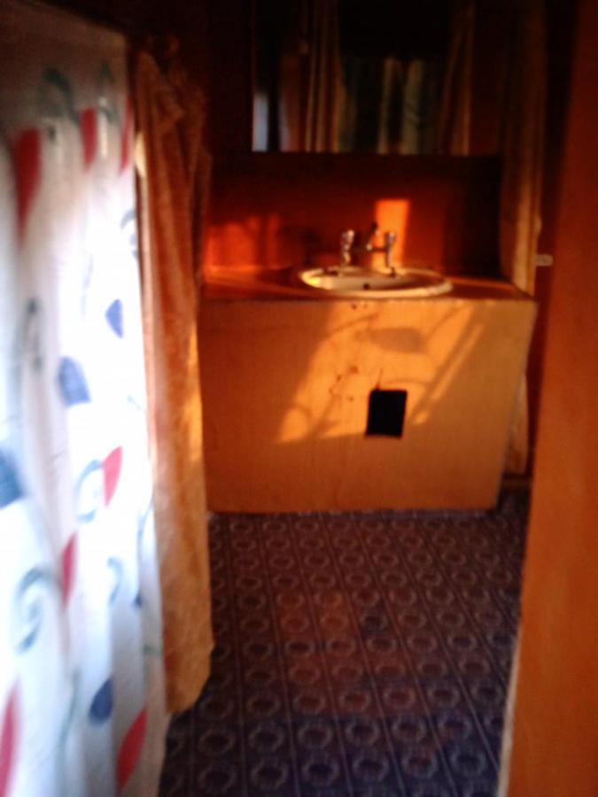 Houseboat Young Wild Rose Srīnagar المظهر الخارجي الصورة
